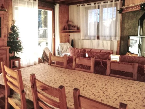 Chalet Chez Claude can welcome up to 13 persons and has a sauna