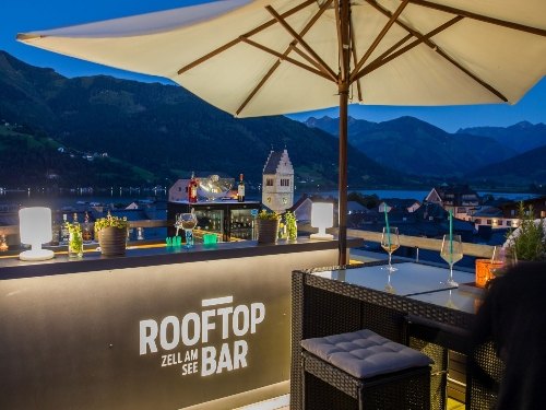 Great bar for apres-ski with view of the town of Zell Am See